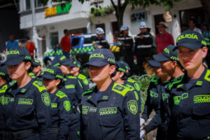 Lee más sobre el artículo Más 2.000 policías garantizarán la seguridad durante el Festival Folclórico Colombiano