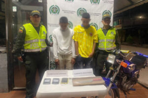 Lee más sobre el artículo Capturados peligrosos ladrones que se dedicaban al robo de celulares en Ibagué