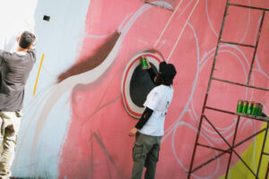 Lee más sobre el artículo Puente del Éxito de Ibagué se llena de color con murales alusivos al folclor