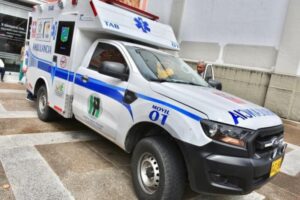 Lee más sobre el artículo Gobierno Departamental entregó ambulancia al Hospital Ismael Perdomo de Villahermosa