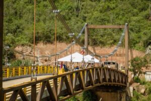 Lee más sobre el artículo ¡El Tolima y el Huila se conectan! Inauguraron puente vehicular entre Alpujarra y Baraya