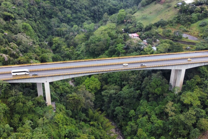 Lee más sobre el artículo ¡Tristeza! Dos personas acabaron con sus vidas en el puente de la variante de Ibagué