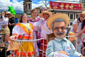 Lee más sobre el artículo Lotería del Tolima homenajeó a sus vendedores en el Desfile de San Pedro