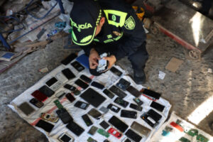 Lee más sobre el artículo 200 celulares de dudosa procedencia fueron hallados en chatarrerías de Ibagué