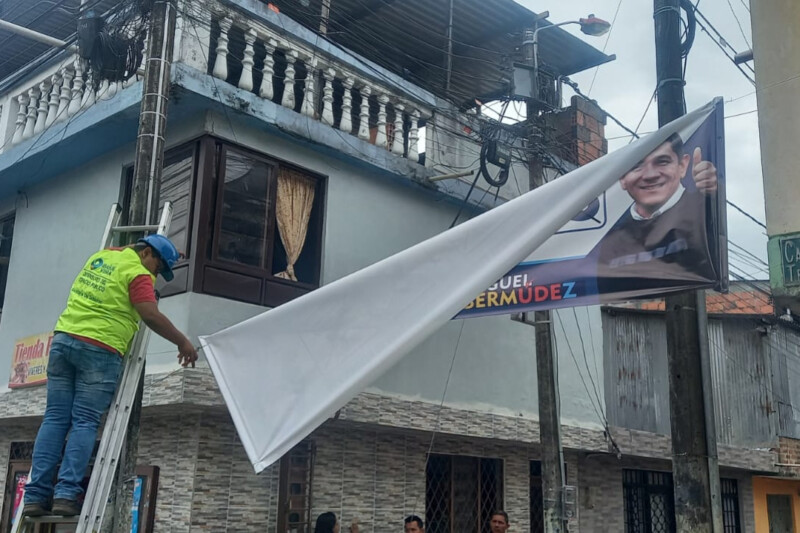 Lee más sobre el artículo Continúan los operativos para desmontar publicidad electoral ilegal en Ibagué