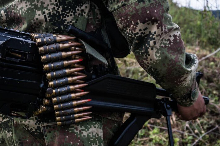 Lee más sobre el artículo Volvieron los combates entre disidencias de las FARC y tropas del Ejército en el sur del Tolima