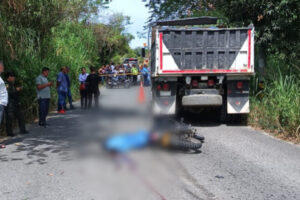 Lee más sobre el artículo Motociclista murió tras chocar contra una volqueta en la vía Ibagué – San Bernardo