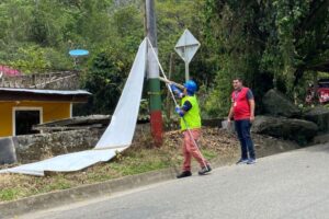 Lee más sobre el artículo Siguen los operativos para desmontar publicidad electoral ilegal en Ibagué
