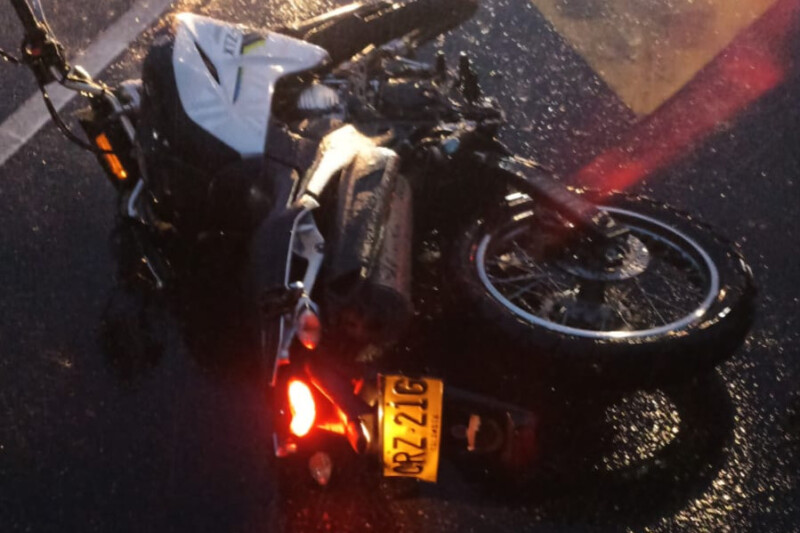 Lee más sobre el artículo Motociclista perdió la vida tras accidentarse en la avenida Mirolindo de Ibagué