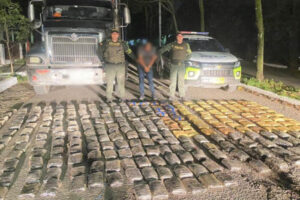 Lee más sobre el artículo Cayó millonario cargamento de marihuana en la vía Ibagué – Mariquita