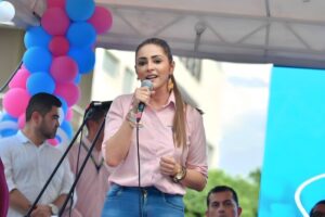 Lee más sobre el artículo Histórico: Adriana Magali Matiz – primera mujer gobernadora del Tolima