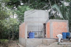 Lee más sobre el artículo ¡IBAL está cumpliendo! Inició la instalación del tanque de almacenamiento para Calucaima