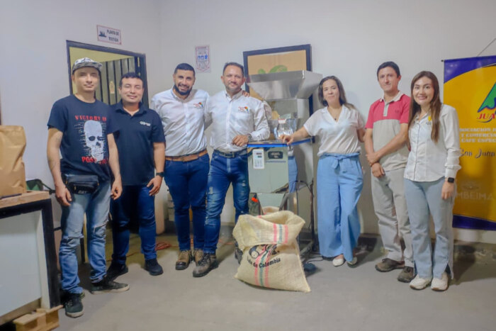 Lee más sobre el artículo Gobernación fortalece proyectos productivos de nueve asociaciones del Tolima