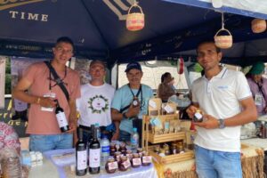 Lee más sobre el artículo Cerca de 200 expositores participaron en el primer Mercado Campesino de Chaparral – San Antonio