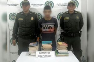 Lee más sobre el artículo Capturado por robarse 40 libros de una biblioteca pública en Ibagué