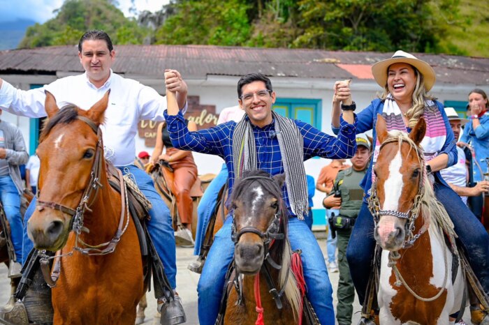 Lee más sobre el artículo Alcaldes de Ibagué, Cajamarca y Salento trabajarán para promover el turismo de la región
