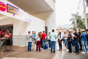 Lee más sobre el artículo ¡Todo un éxito! Más de 1.000 personas consiguieron trabajo en el Festival del Camello&nbsp;