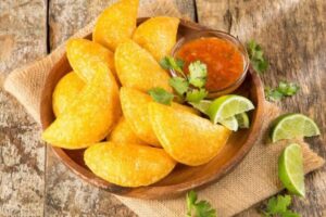 Lee más sobre el artículo ¡A comer empanada! Este domingo se realizará en Ibagué el ExpoEmpanada 2024