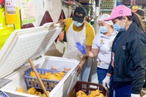 Lee más sobre el artículo 52 kilos de pollo en mal estado fueron incautados en la Plaza de Mercado de La 21