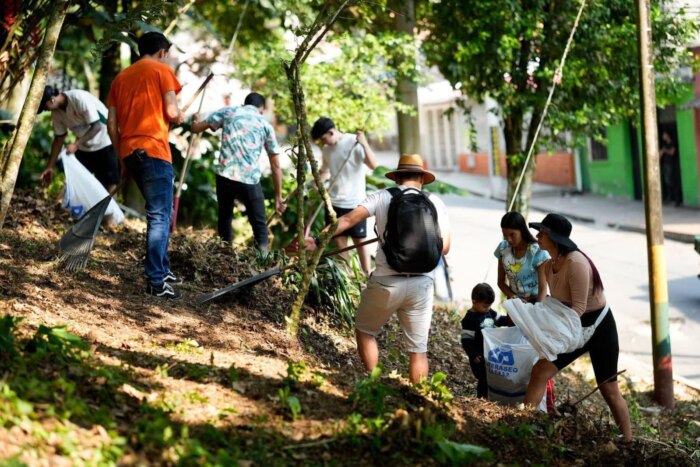Lee más sobre el artículo Alcaldía de Ibagué lideró jornada de limpieza y embellecimiento del Cerro Pan de Azúcar