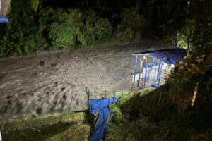 Lee más sobre el artículo Por crecientes súbitas, IBAL cierra captación del río Combeima