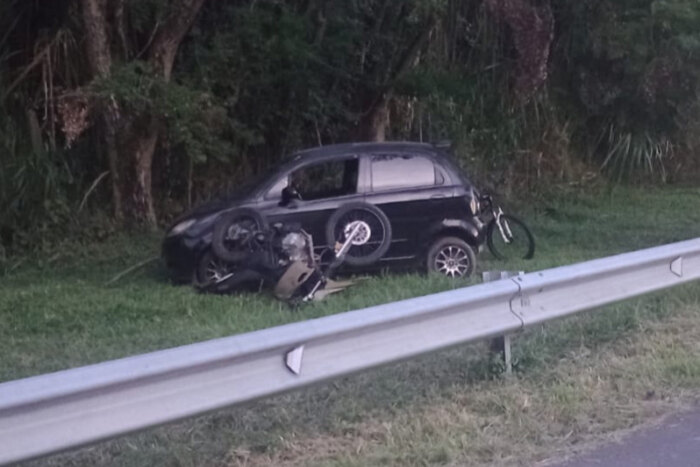 En este momento estás viendo ¡Irresponsable! Conductor de automóvil huyó tras arrollar a tres personas en la variante de Ibagué