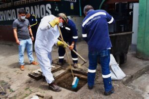 Lee más sobre el artículo IBAL e Infibagué iniciaron reparación y mantenimiento del alcantarillado en la Plaza de El Jardín 