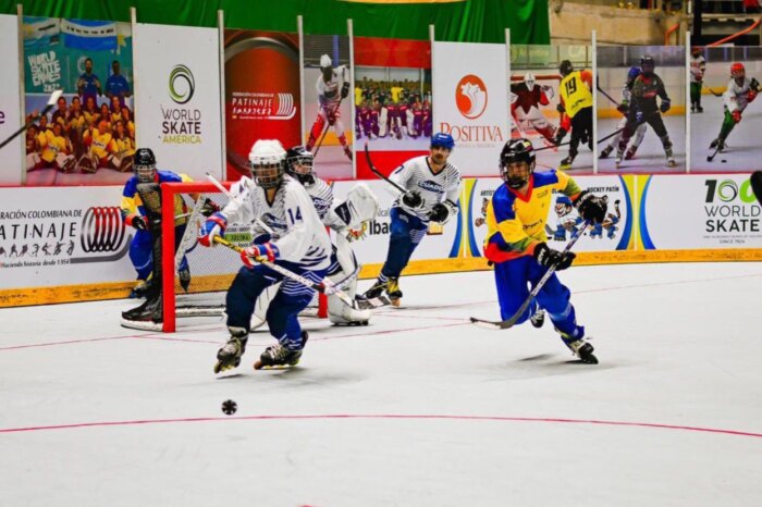 En este momento estás viendo ¡Agéndese! Hoy se definen los campeones de Hockey en Línea en los Panamericanos de Patinaje Ibagué 2024