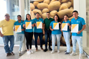 Lee más sobre el artículo Seis jóvenes de Ataco se certificaron como catadores profesionales de café
