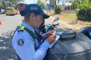 Lee más sobre el artículo Más de 90 comparendos se impusieron durante el ‘día sin carro y sin moto’ en Ibagué