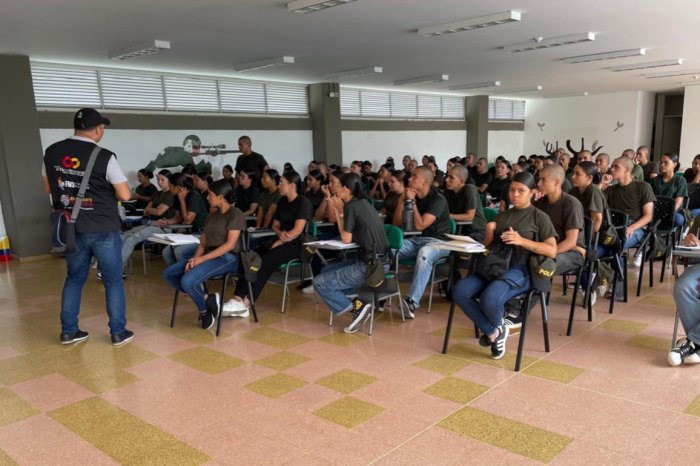 Lee más sobre el artículo Auxiliares de Policía del Tolima se capacitaron como aliados estratégicos del programa anticontrabando