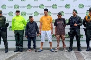 Lee más sobre el artículo Cayeron integrantes de organización delincuencial que traficaba estupefacientes en Ibagué