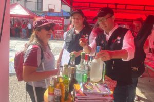 Lee más sobre el artículo El ‘Tour Anticontrabando’ llegó a diferentes barrios de la ciudad de Ibagué