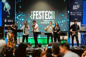 Lee más sobre el artículo Arme su parche, prográmese y viva una experiencia única durante último día del Festech