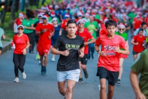 Lee más sobre el artículo Ibaguereños salieron a correr en la primera Carrera Papá Noel 5K