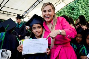 Lee más sobre el artículo 94 niños y jóvenes de Ibagué se graduaron en curso especializado de inglés gratuito
