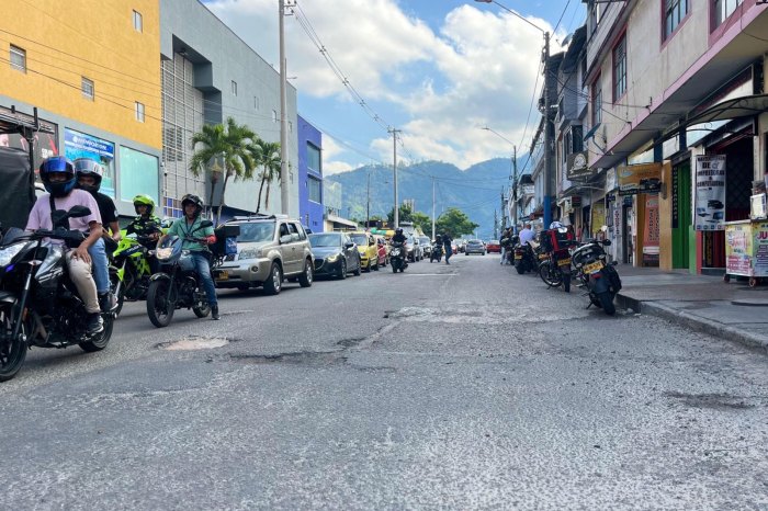 Lee más sobre el artículo Cuadrillas de la ambulancia vial realizarán labores de cajeo y pavimentación en la calle 29 de Ibagué