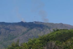 Lee más sobre el artículo Gobernación del Tolima articula esfuerzos para apagar el incendio forestal que se registra en Prado