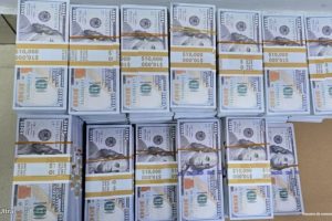 Lee más sobre el artículo Incautaron más de un millón de dólares falsos en una empresa de mensajería en Ibagué