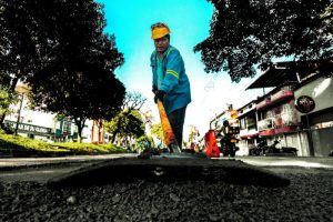 Lee más sobre el artículo Alcaldía de Ibagué rehabilitó la malla vial y tapó los huecos de la carrera Sexta y avenida Ambalá