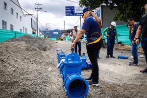 Lee más sobre el artículo IBAL suspendió el servicio de agua en el distrito 5 por obras de empalme en el barrio Restrepo