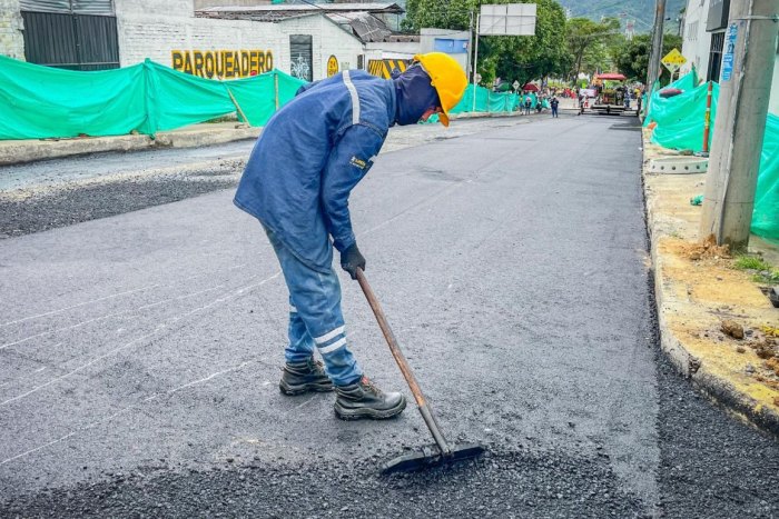 Lee más sobre el artículo IBAL y Alcaldía de Ibagué intervendrán más de 417 cuadras con el Combo 3×1