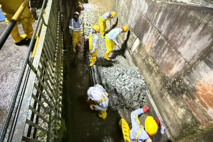 Lee más sobre el artículo IBAL trabaja en el restablecimiento de la captación en la bocatoma Combeima