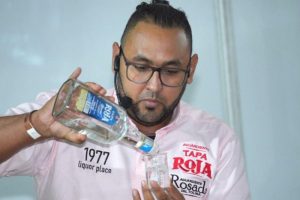 Lee más sobre el artículo El mejor cóctel con aguardiente de Colombia se prepara con Tapa Roja y Rosado del Tolima