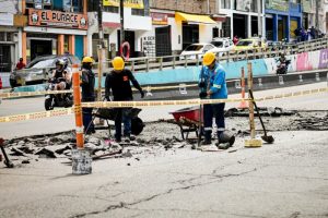 Lee más sobre el artículo La ‘Ambulancia Vial’ superó los 1.100 huecos tapados en lo que va del 2025