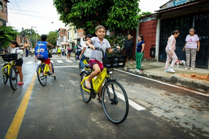 Lee más sobre el artículo Alcaldía transformó 29 cuadras para bienestar de miles de familias con Combo 3×1 del IBAL