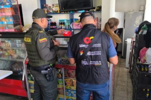 Lee más sobre el artículo Autoridades cerraron cinco establecimientos en el Tolima por venta de licor adulterado