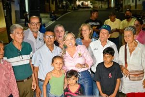 Lee más sobre el artículo Alcaldesa entregó cinco cuadras en el barrio Gaitán con el Combo 3×1 del IBAL