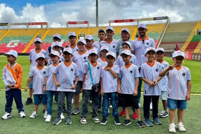 Lee más sobre el artículo ‘Tapa Roja Solidario’: el proyecto que acerca al deporte a niños de zonas rurales del Tolima