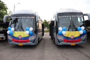 Lee más sobre el artículo Alcaldía de Ibagué entregó dos busetones al INPEC para fortalecer seguridad y traslado de privados de libertad